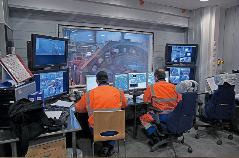 ore-Processing-Plant-Modern-Control-Room 