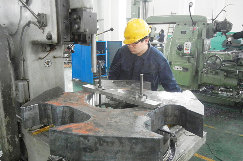 ZONEDING-Technical-Team is producing machine spare parts according to client's requirements