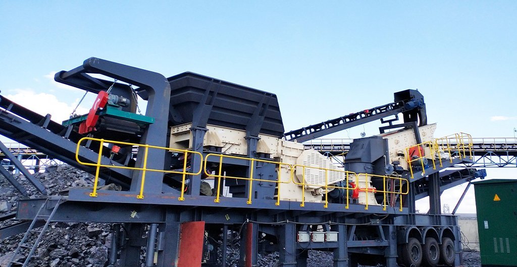 Mobile crushing and screening