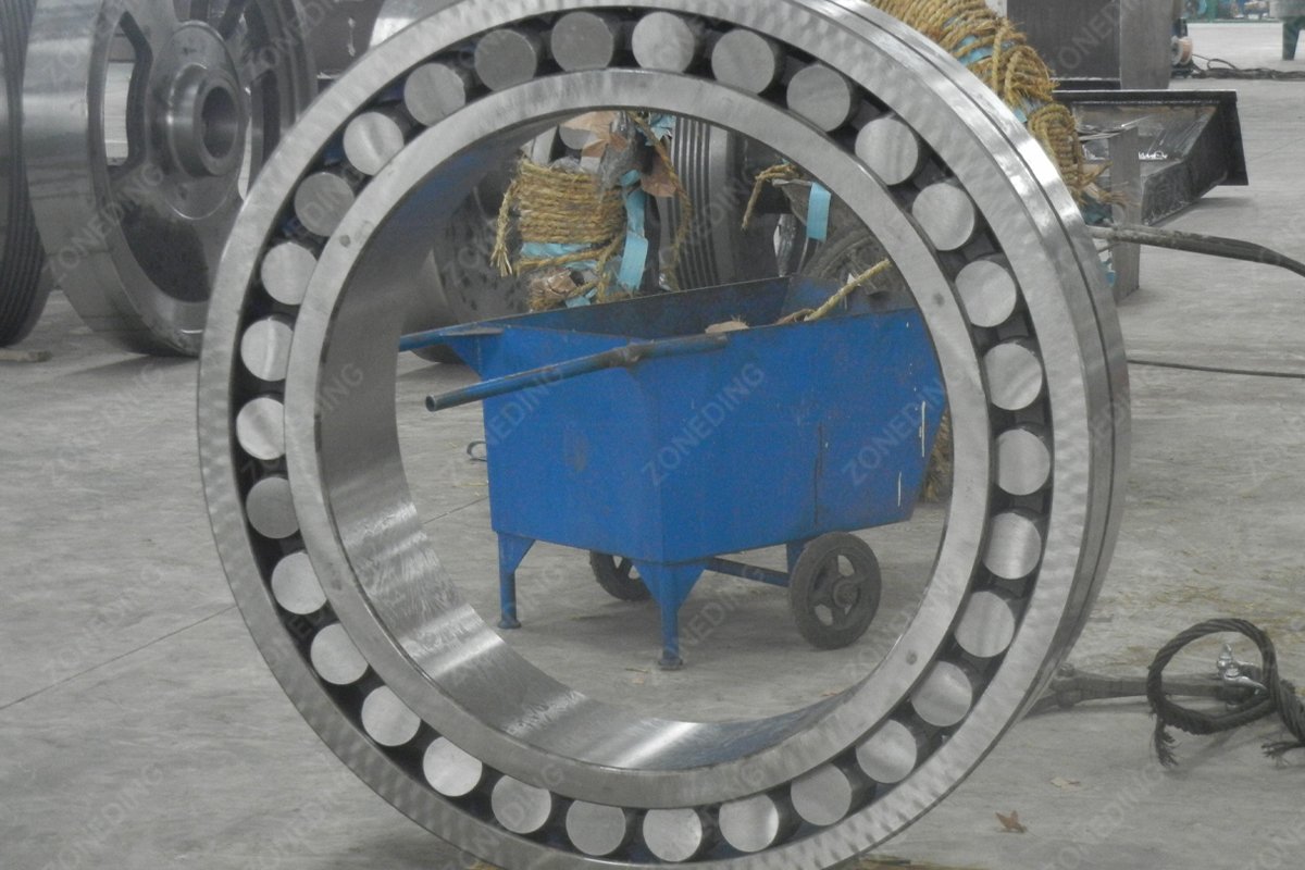 Ball mill bearing