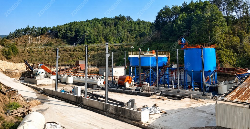 Small-scale gold processing plant for artisanal and commercial mining